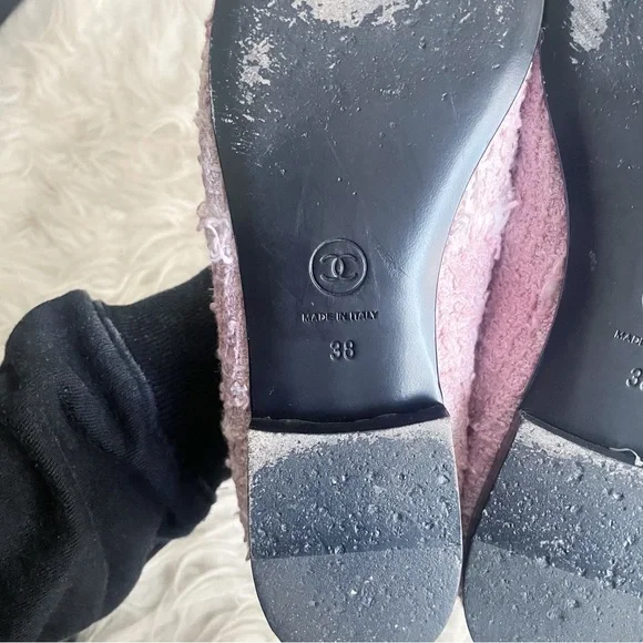 Chanel Pink Tweed Ballerina Flats Black Patent Leather Cap Toe CC Logo size 38 - Picture 6 of 13